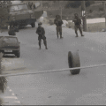 Soldados vs una rueda