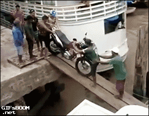 Motocicleta al agua